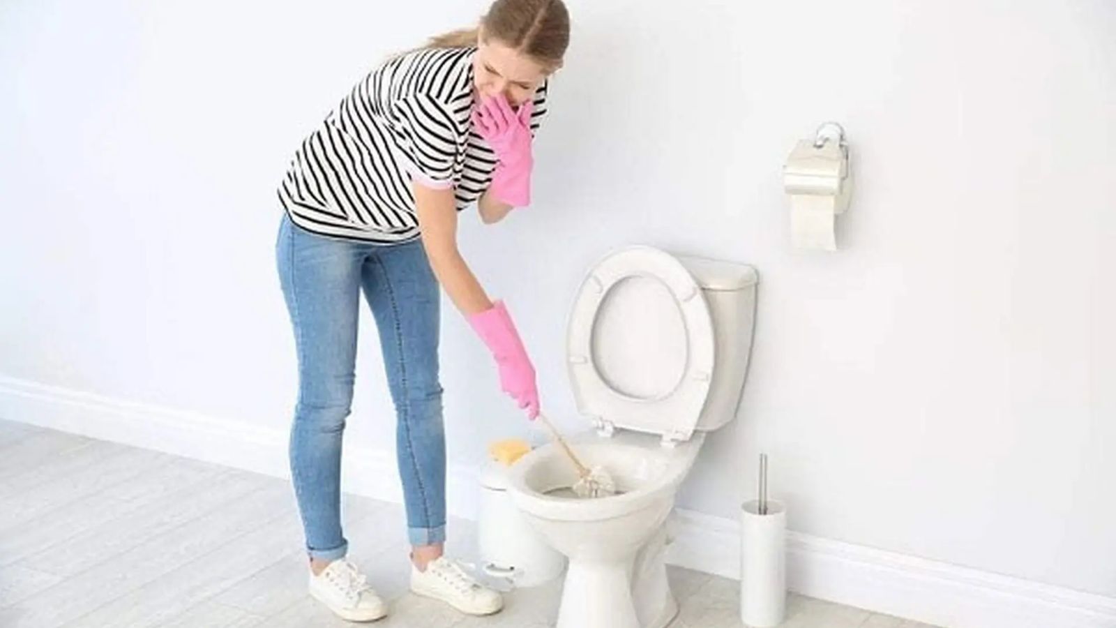 Bồn cầu bị tắc nặng